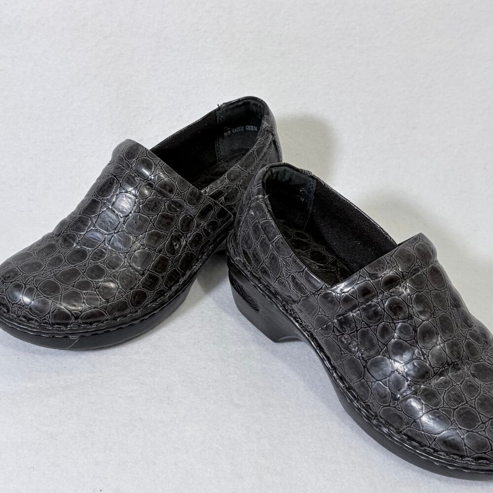 BOC Clogs Womens 7 Gray Crocodile Slip On Cushion Comfort Shoes Patent Leather
